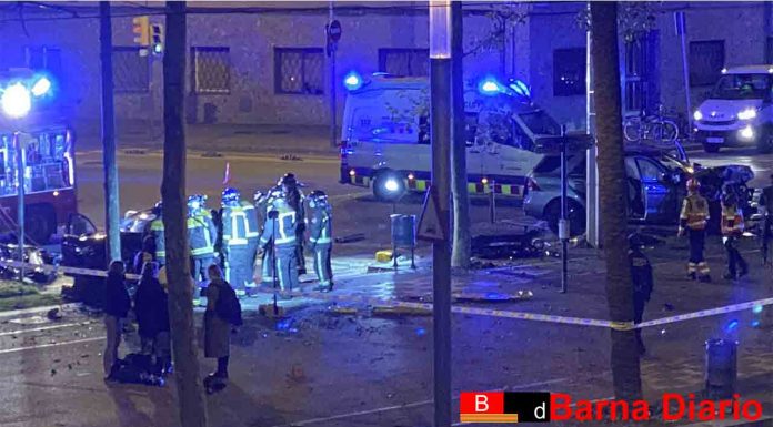 Seis heridos en un accidente entre un Cabify y un turismo en Diagonal Seis heridos en un accidente entre un Cabify y un turismo en Diagonal