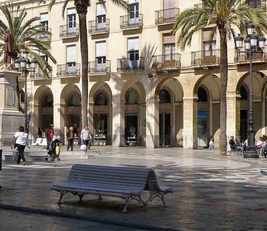 Las Asociaciones de Vecinos de Vilanova denuncian que el Ayuntamiento no las tiene en cuenta Las Asociaciones de Vecinos de Vilanova i la Geltrú denuncian que el Ayuntamiento no las tiene en cuenta