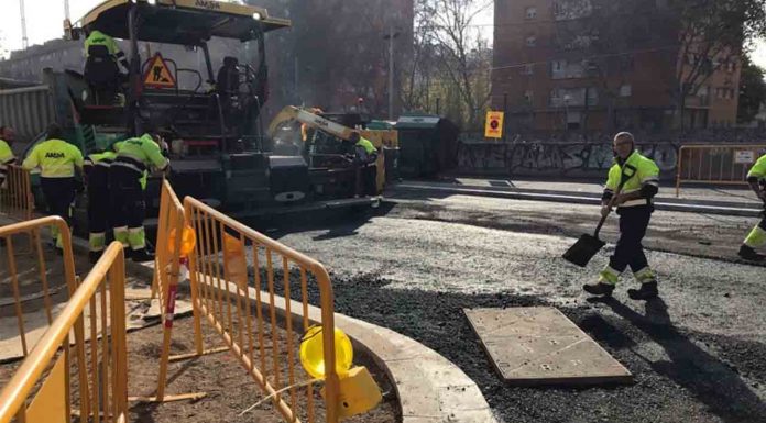 El Paseo de la Verneda incorpora un pavimento hecho con residuos plásticos El Paseo de la Verneda incorpora un pavimento hecho con residuos plásticos
