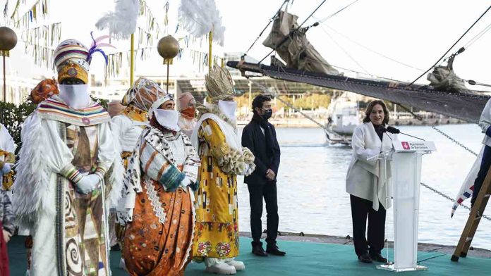 La alcaldesa de Barcelona recibe a Sus Majestades Los Reyes Magos