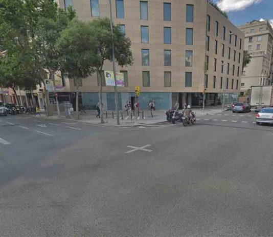 Muere un motorista en un accidente en el Eixample Muere un motorista en un accidente en el Eixample