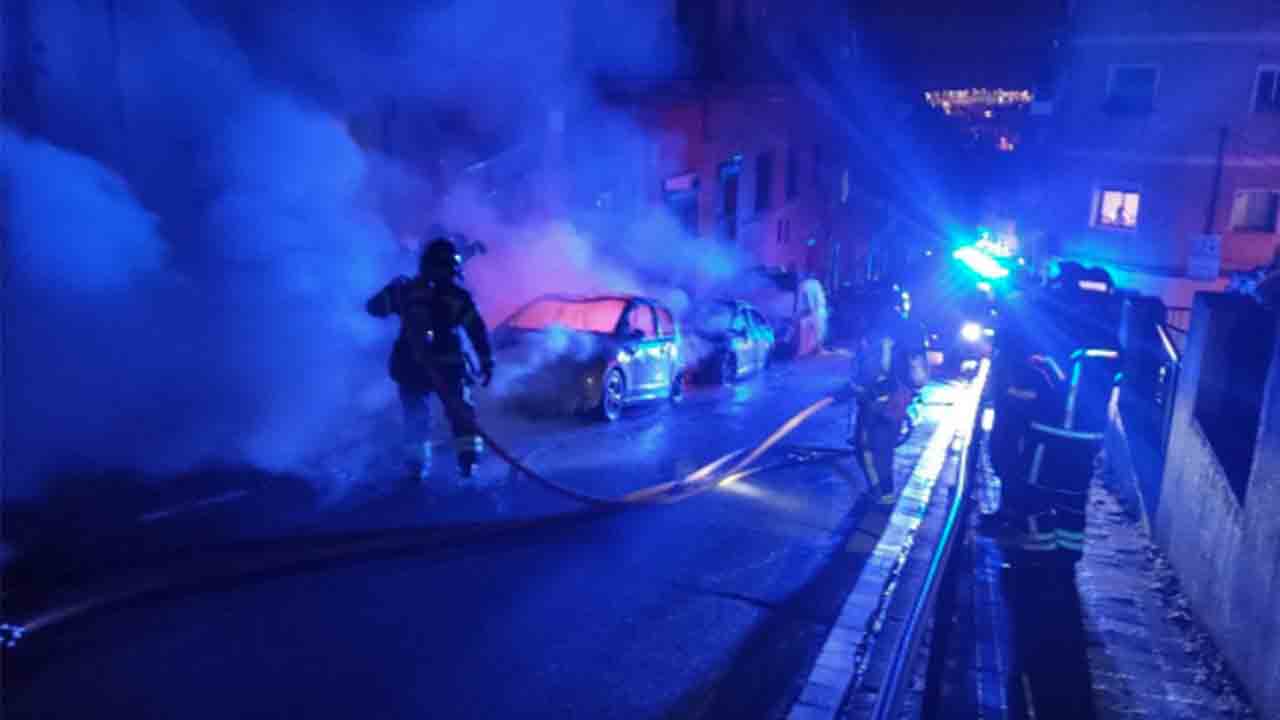 Un incendio en el Carmel obliga a desalojar dos edificios