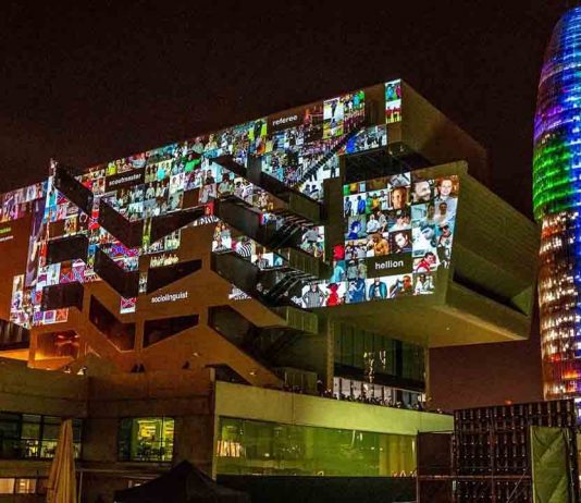 Cerca de 100.000 personas visitan el Llum BCN 2022, la mitad que en 2020 Cerca de 100.000 personas visitan el Llum BCN 2022