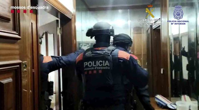 Investigan un apuñalamiento en una pelea en Poble-sec Ingresan en prisión siete ladrones que operaban en todo el país