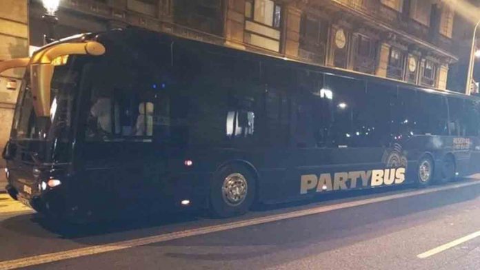 La Urbana para un 'Party Bus' sin licencia y con el conductor drogado