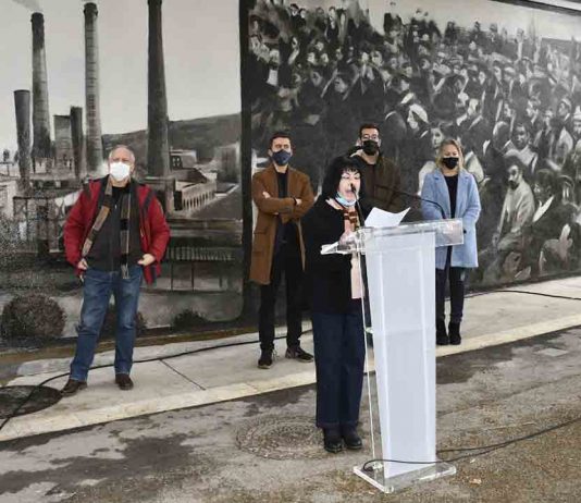 Sants estrena un mural en homenaje al movimiento obrero Sants estrena un mural en homenaje al movimiento obrero