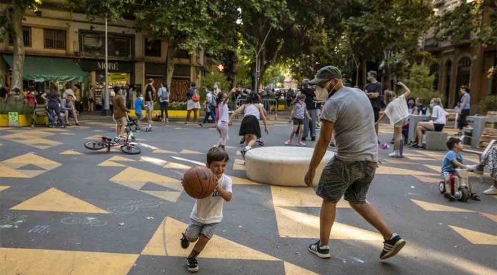 La Superilla del Eixample, ‘imparable’, a pesar de la negativa de Foment de Treball La Superilla del Eixample, 'imparable', a pesar de la negativa de Foment