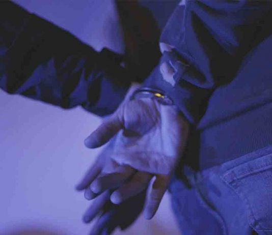 Detenido un traficante de drogas en Castelldefels reclamado en Francia Dos detenidos por agredir sexualmente a una mujer en Ciutat Vella