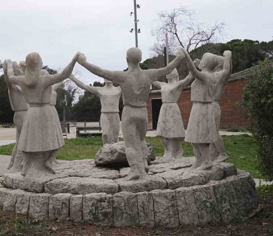 Finaliza la restauración del monumento La Sardana de Montjuïc Finaliza la restauración del monumento La Sardana de Montjuïc