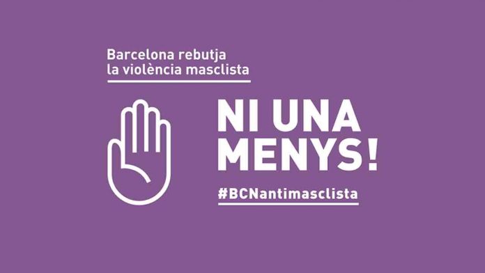 Barcelona convoca un minuto de silencio por la muerte de la mujer a manos de su expareja