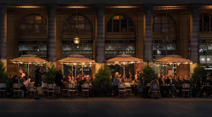 El Ayuntamiento no ampliará los horarios de las terrazas en verano El Ayuntamiento de Barcelona no ampliará los horarios de las terrazas en verano