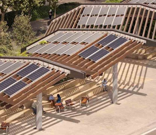 Barcelona compartirá la energía fotovoltaica pública con los vecinos Barcelona compartirá la energía fotovoltaica pública con los vecinos
