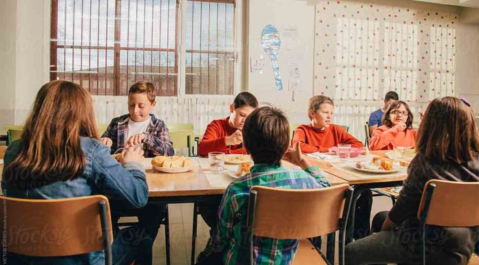 Premio del Ministerio de Consumo y AESAN a los comedores escolares más sanos Premio del Ministerio de Consumo y AESAN a los comedores escolares más sanos y sostenibles