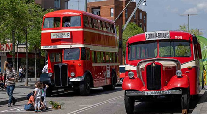 Tour de autobuses clásicos en el área metropolitana de Barcelona Tour de autobuses clásicos en el área metropolitana de Barcelona