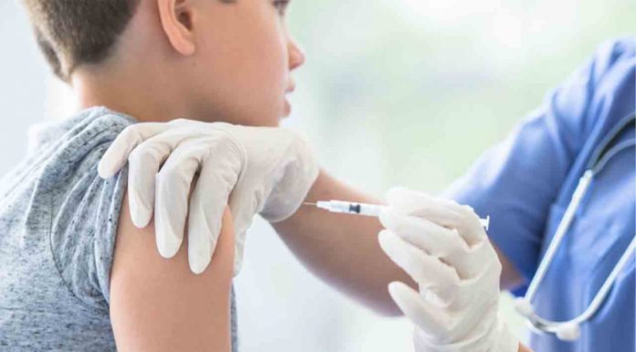 Personas de entre 44 y 55 años se podrán vacunar de sarampión A partir de 11 años, los menores recibirán una nueva vacuna contra el papiloma humano (VPH)