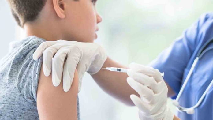 A partir de 11 años, los menores recibirán una nueva vacuna contra el papiloma humano (VPH)