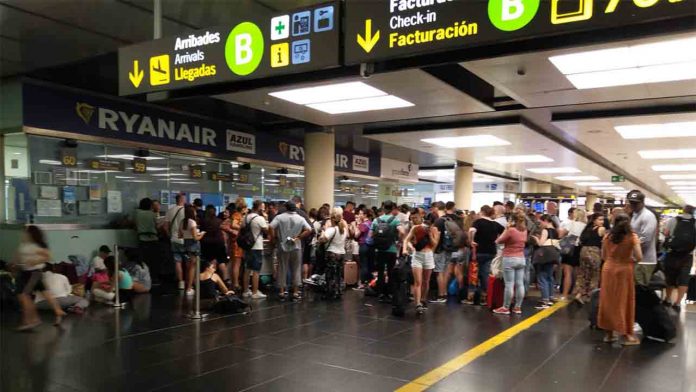 Aglomeraciones en el aeropuerto del El Prat por la huelga de Ryanair