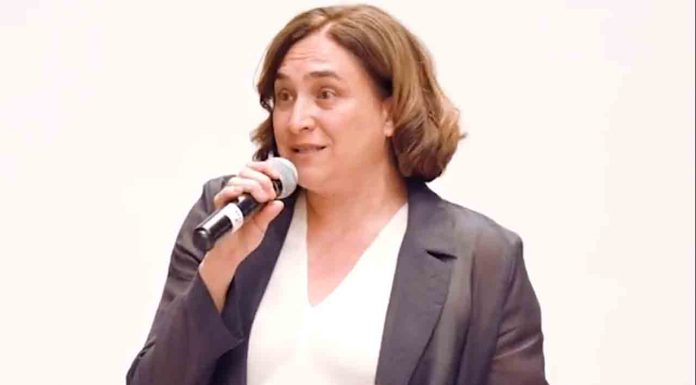 Colau insta a Pedro Sánchez a rectificar sobre sus palabras de la tragedia de Melilla Colau insta a Pedro Sánchez a rectificar sobre sus palabras de la tragedia de Melilla