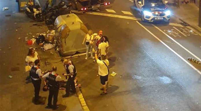 Vídeo | Dos heridos graves por arma blanca en una pelea multitudinaria en La Bordeta Dos heridos graves por arma blanca en un pelea multitudinaria en La Bordeta