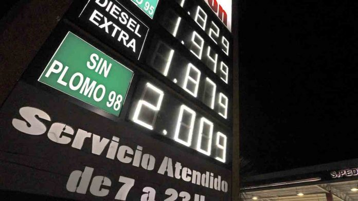 Nuevo record historíco de la gasolina y el gasoil, ya superan los dos euros