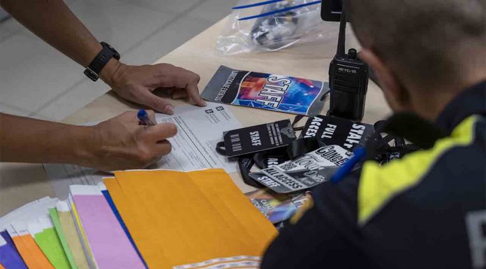 La Guàrdia Urbana decomisa 1.500 entradas falsas del OFFSónar La Guárdia Urbana decomisa 1.500 entradas falsas del OFFSónar