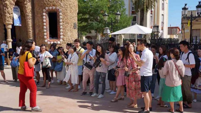 Los grupos de turistas en Ciutat Vella no podrán superar las 15 personas