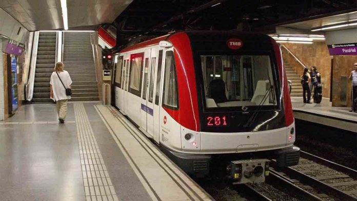Por la verbena de Sant Joan, el metro funcionará sin interrupción durante 56 horas