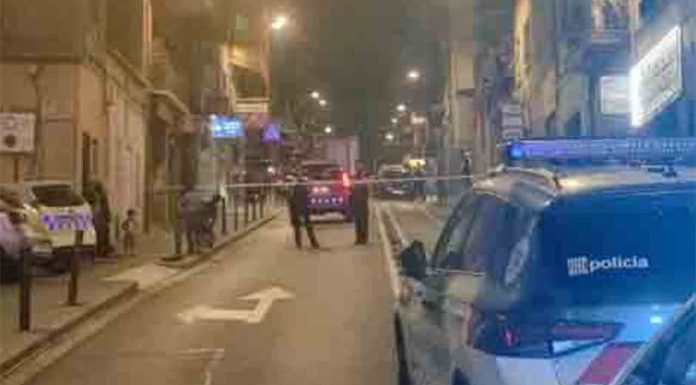 Muere un hombre en un incendio en Hospitalet la noche de Sant Joan Muere un hombre en un incendio en Hospitalet la noche de Sant Joan