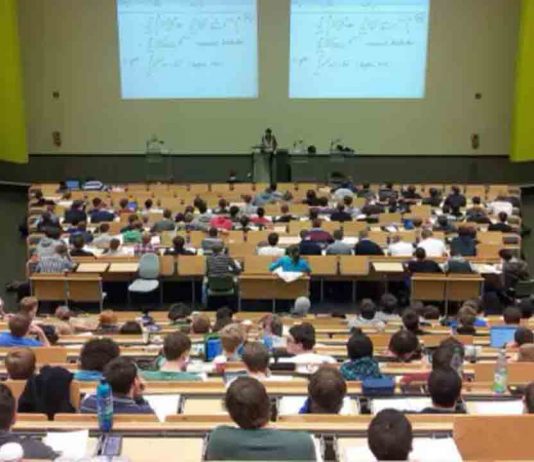 Continúa la jornada de exámenes de selectividad Continúa la jornada de exámenes de selectividad, hasta el jueves