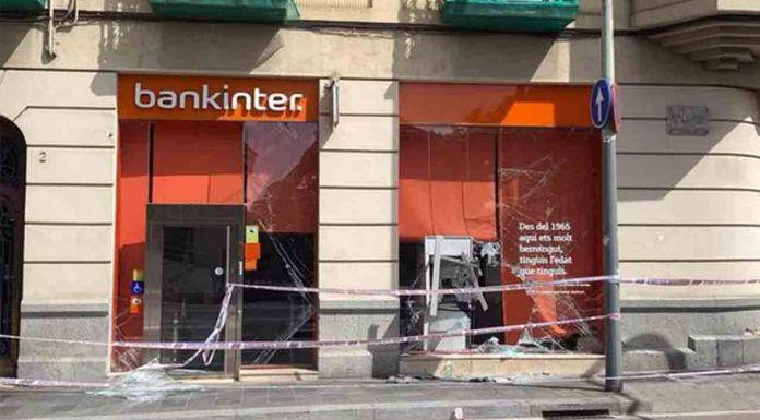 Revientan dos cajeros automáticos con explosivos en una noche Revientan dos cajeros automáticos con explosivos en una noche