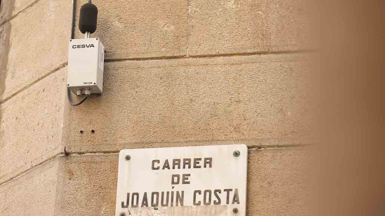 Barcelona instala sonómetros en 11 puntos con más ruidos durante la noche