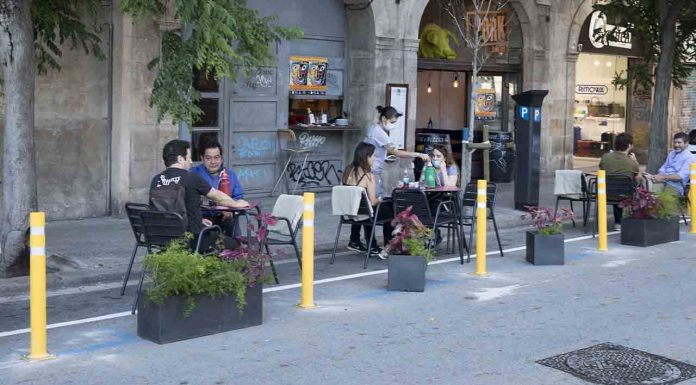 6 zonas del Eixample se quedarán sin terrazas excepcionales por saturación 6 zonas del Eixample se quedarán sin terrazas excepcionales por saturación