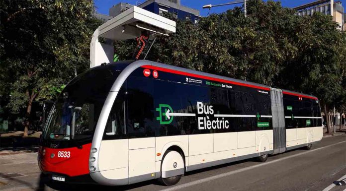 El AMB destina 38,7 millones para la compra de 56 buses eléctricos e híbridos El AMB destina 38,7 millones para la compra de 56 buses eléctricos e híbridos