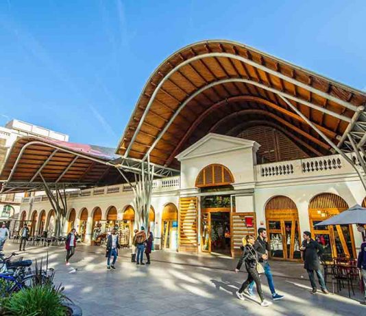 Sant Pere, Santa Caterina i la Ribera, tres caracteres en un solo barrio Sant Pere, Santa Caterina i la Ribera, tres caracteres en un solo barrio