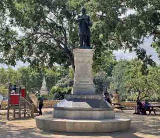 Monumento a Aribau Monumento a Aribau