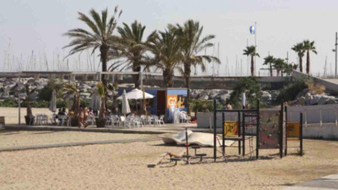 Prisión para el vigilante de un Chiringuito de la playa de Mataró por una agresión sexual a una menor