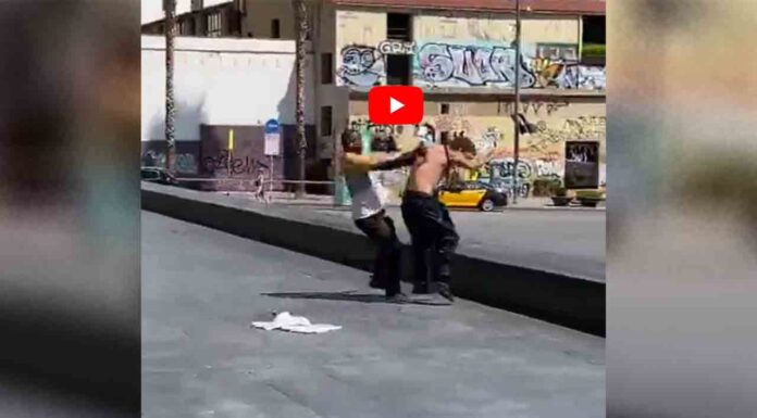 Apuñalamiento esta tarde en la Plaza dels Àngels, junto al MACBA Apuñalamiento esta tarde en la Plaza del Àngels, junto al MACBA