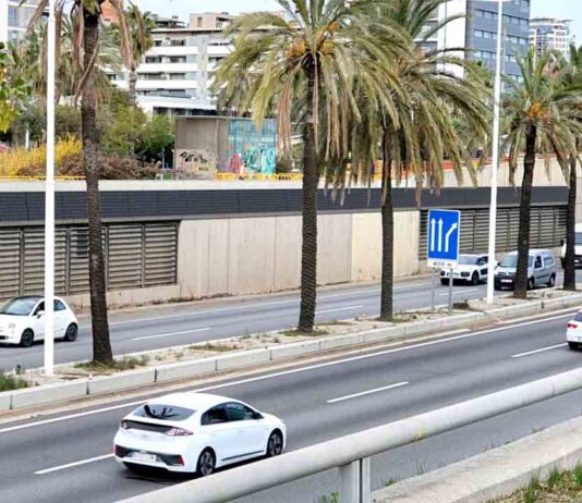 El Ayuntamiento instala módulos fotovoltaicos para el autoconsumo en la ronda Litoral Barcelona comienza a instalar módulos fotovoltaicos para el autoconsumo en la ronda Litoral