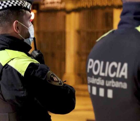 Tres detenidos por el robo de seis móviles en las fiestas de Gràcia Tres detenidos por el robo de seis móviles en las fiestas de Gràcia