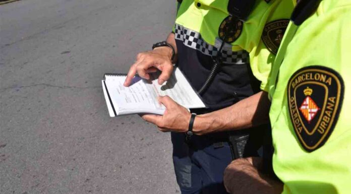 La Guàrdia Urbana intensifica el control de los VTC en Barcelona La Guàrdia Urbana intensifica el control de los VTC en Barcelona
