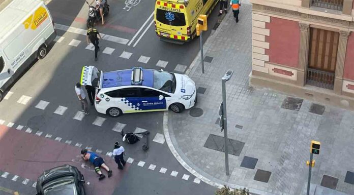 Herido en la Sagrera al chocar el patinete contra un coche Herido en la Sagrera al chocar el patinete contra un coche