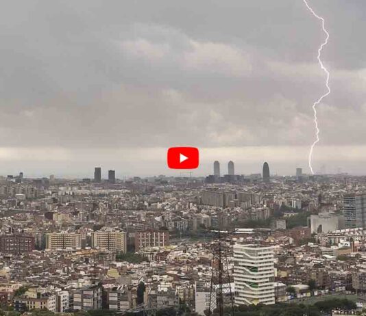 Tempestad de arena en las playas de Barcelona sin incidencias Tempestad de arena en las playas de Barcelona sin incidencias