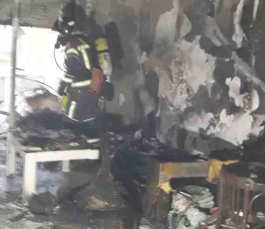 Un incendio en una vivienda de Guinardó deja a una mujer herida Un incendio en una vivienda de Guinardó deja a una mujer herida