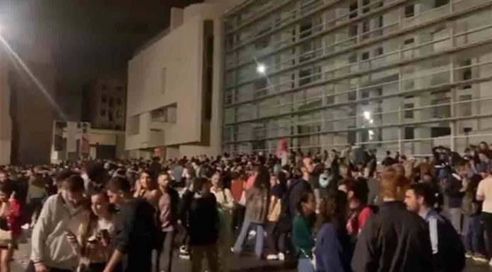 Varios restaurantes, tiendas y terrazas de Ciutat Vella deberán de cerrar más pronto Varios restaurantes, tiendas y terrazas de Ciutat Vella deberán de cerrar más pronto para reducir el ruido nocturno