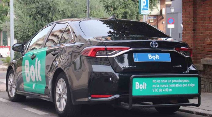 Bolt se inventa un ridículo paragolpes para llamar la atención sobre la regulación de los VTC Bolt se inventa un ridículo paragolpes para llamar la atención sobre la regulación de los VTC