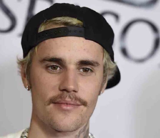 Justin Bieber cancela la gira, no se reprogramará el concierto de Barcelona Justin Bieber suspende la gira Justice World Tour por problemas de salud
