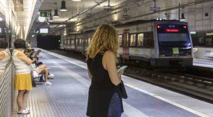 Ferrocarrils refuerza el servicio durante la Mercè con tres noches ininterrumpidas Ferrocarrils refuerza el servicio durante la Mercè con tres noches ininterrumpidas
