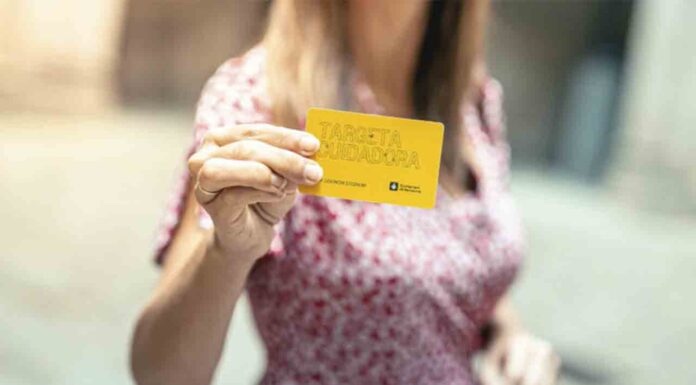 Precios especiales en las clínicas dentales para las personas cuidadoras Barcelona entrega las primeras 1.000 Tarjetas Cuidadoras