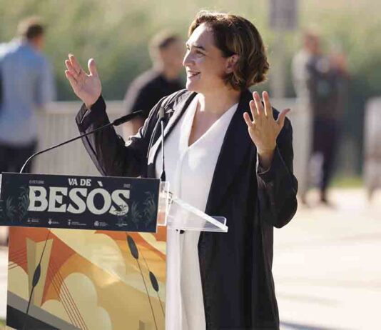 Ada Colau participa en la inauguración de la fiesta ciudadana ‘Va de Besòs’ Ada Colau participa en la inauguración de la fiesta ciudadana 'Va de Besòs'