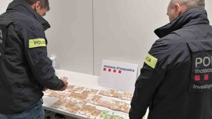 Detenida por estafar más de 74.000 euros suplantando la identidad de su víctimas